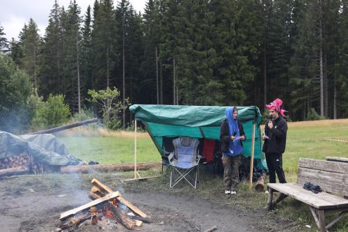 Singen am Lagerfeuer