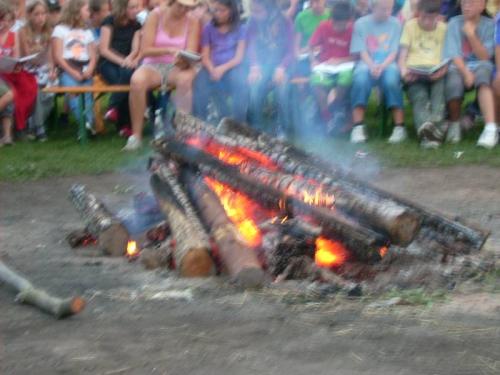 20080801 1057468201 singen am lagerfeuer6