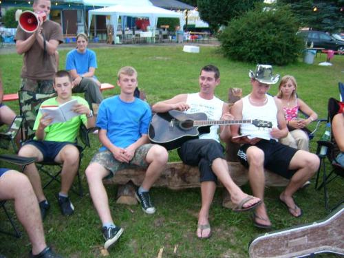 20080801 1909012779 singen am lagerfeuer5